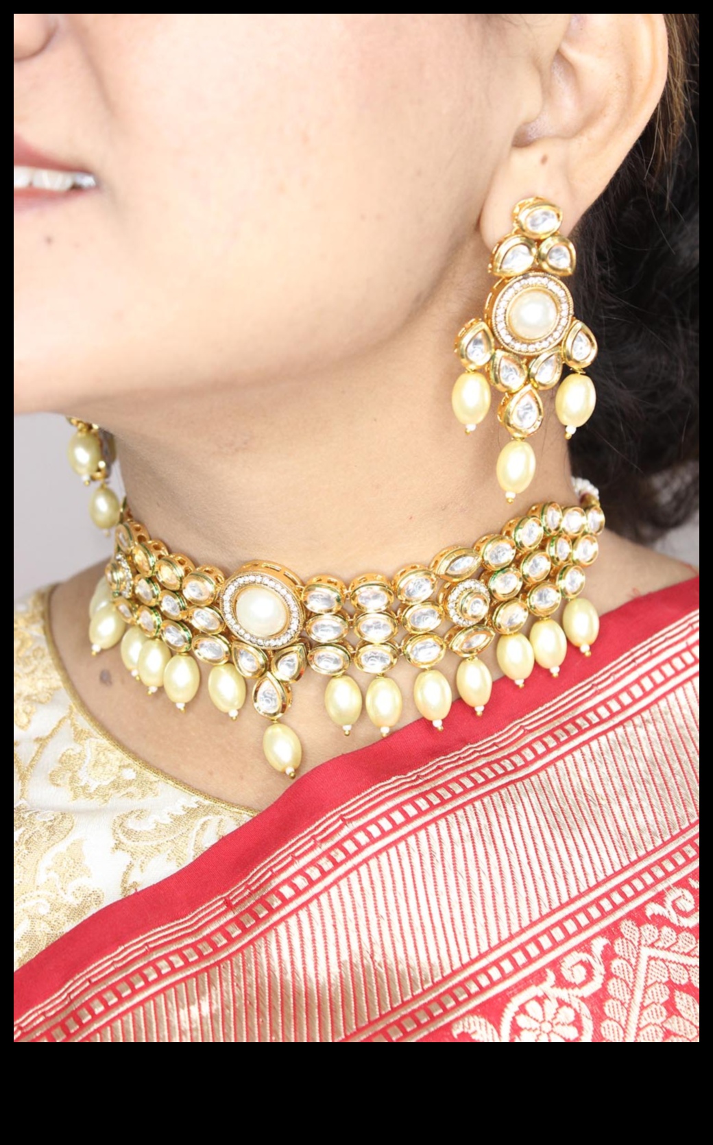 Golded Glam: Λάμψτε πιο φωτεινά με τα πολυτελή μας επιχρυσωμένα τσόκερ