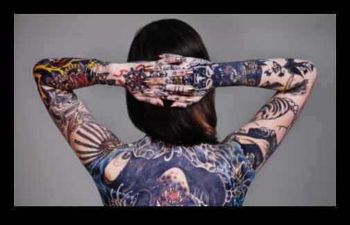 Τατουάζ αλληγορίες: Ξετυλίγοντας συμβολικές αφηγήσεις