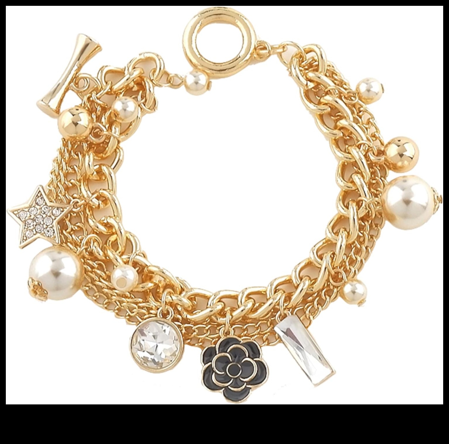 Charm and Chic: Αγκαλιάστε το look σας με βραχιόλια