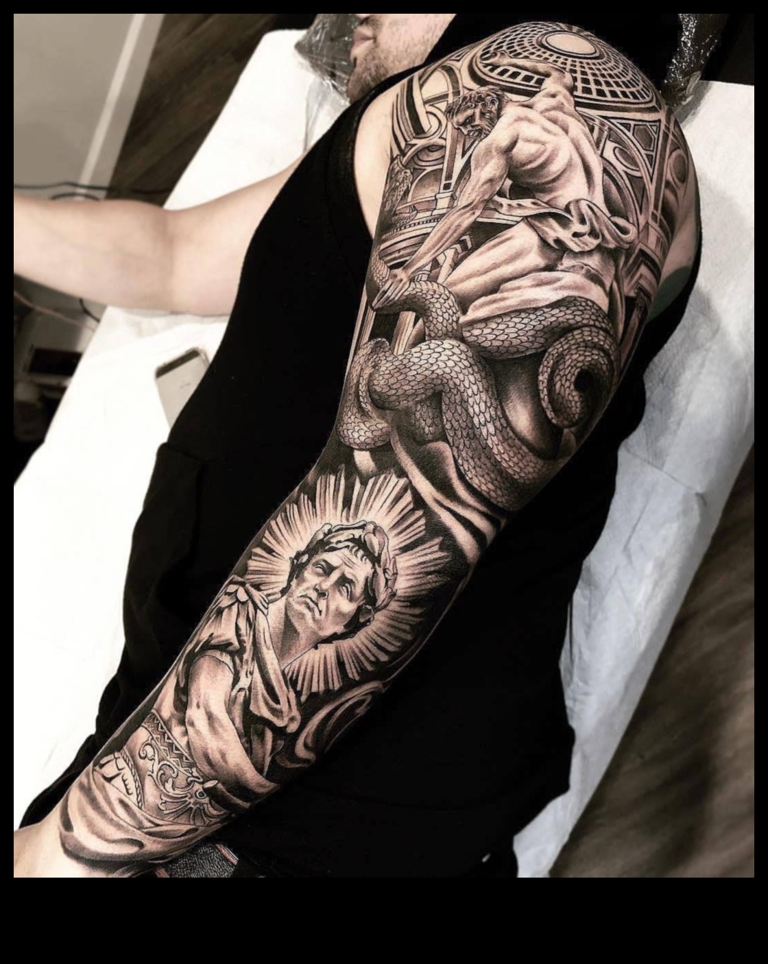 Γλυπτός καμβάς: Ανακαλύψτε την ομορφιά του Grand Epic Art Tattoo Arm