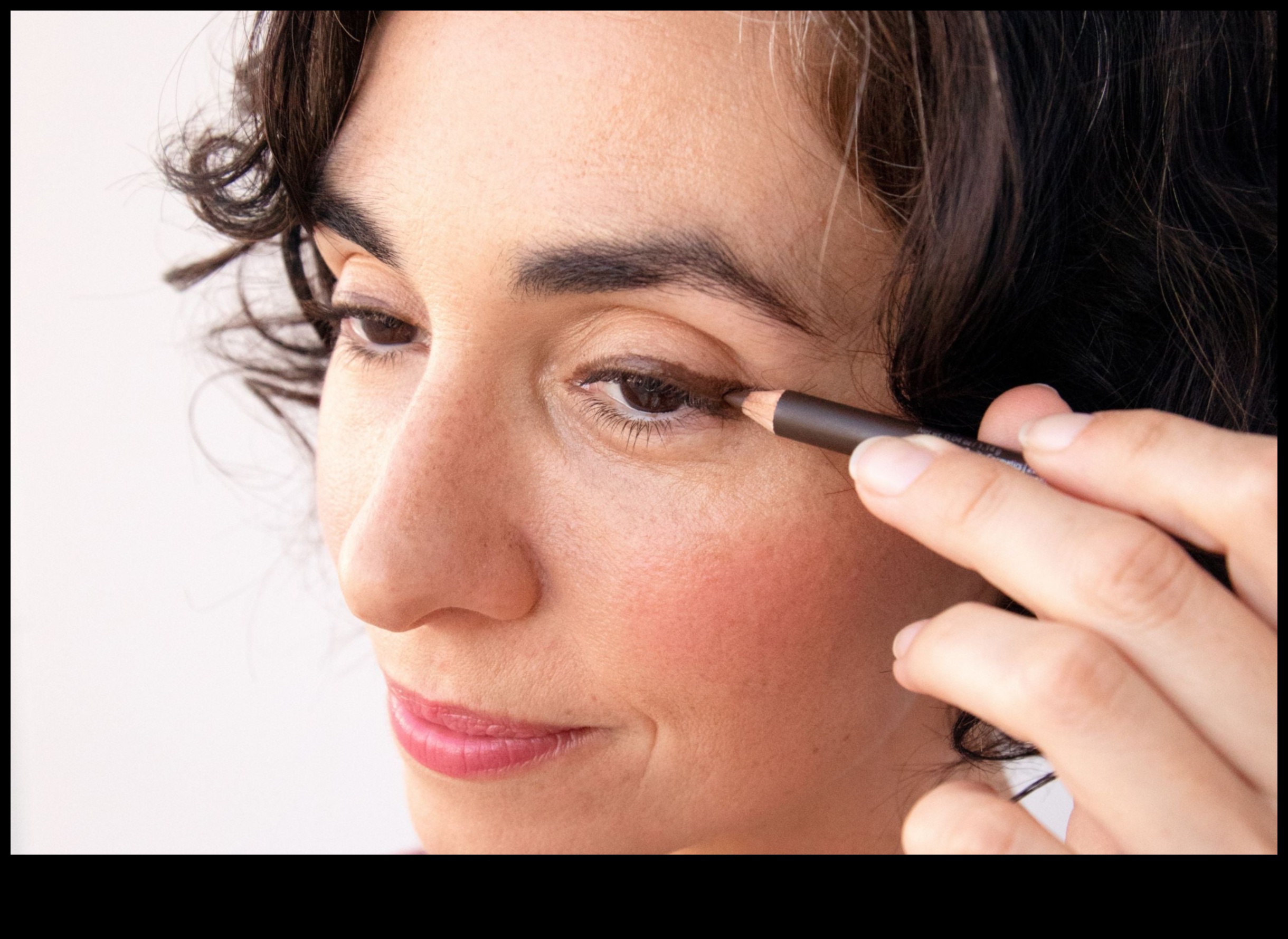 Line and Define: The Ultimate Guide to Eyeliner Mastery