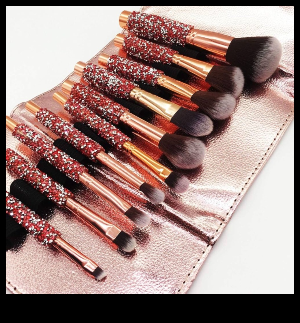 Glamorous Gems Μια πολυτελής εμφάνιση για τα εργαλεία μακιγιάζ σας 4 Glamorous Gems: Εξερευνώντας Εργαλεία Μακιγιάζ με Έντεχνα Κοσμήματα για τους λάτρεις της πολυτέλειας