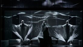 Θεατρικές Υφές: Δράμα και Βάθος στη Σύγχρονη Τέχνη