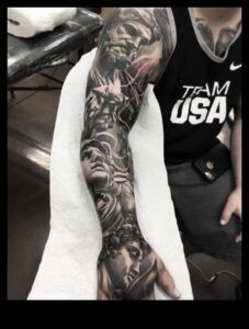 Γλυπτός καμβάς: Ανακαλύψτε την ομορφιά του Grand Epic Art Tattoo Arm